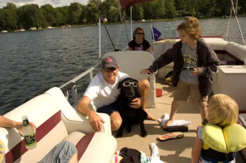 dog-sunglasses-boating